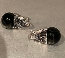 Load image into Gallery viewer, Onyx &quot;DI&quot; EARRINGS
